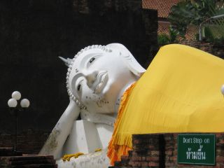Liegender Buddha